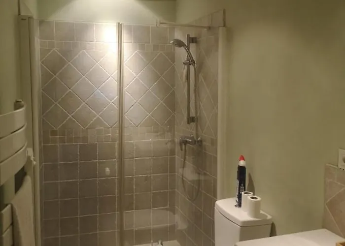 Independante Avec Salle De Bains Et Cuisine Aubussargues